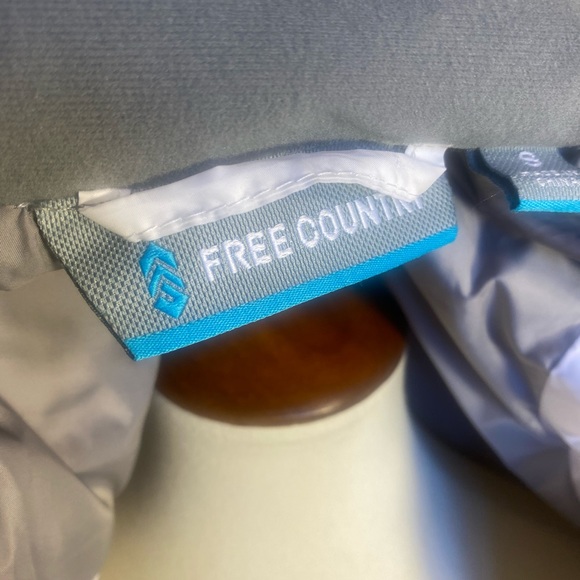 Free Country puffy vest - Picture 6 of 7